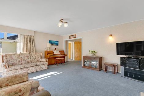 Photo of property in 25 Larsen Crescent, Tawa, Wellington, 5028