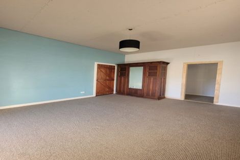 Photo of property in 9 Ruataniwha Street, Waipawa, 4210