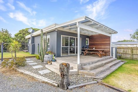 Photo of property in 13 Gawler Street, Te Horo Beach, Otaki, 5581