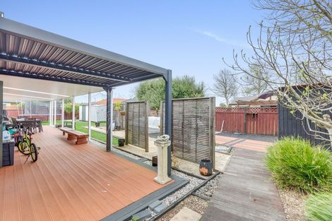 Photo of property in 6 Fencourt Place, Rototuna North, Hamilton, 3210