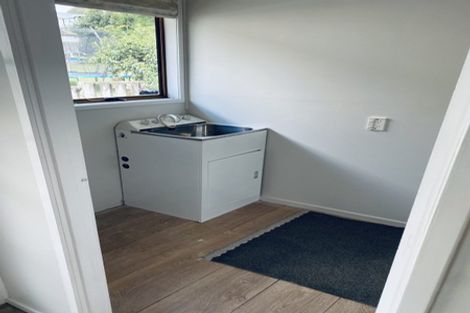 Photo of property in 23 Gibbs Crescent, Red Hill, Papakura, 2110