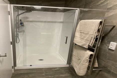 Photo of property in 54a Vandeleur Avenue, Birkdale, Auckland, 0626