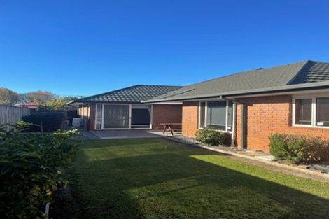 Photo of property in 2/61 Waimairi Road, Upper Riccarton, Christchurch, 8041