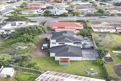 Photo of property in 185a Te Atatu Road, Te Atatu South, Auckland, 0610