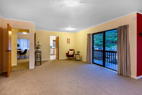 Photo of property in 17 Shackle Lane, Whitby, Porirua, 5024