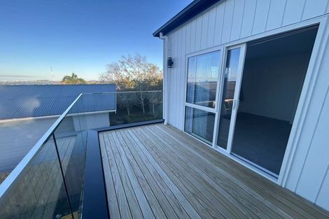 Photo of property in 2/47 Zita Maria Drive, Massey, Auckland, 0614