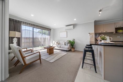 Photo of property in 4 Frederick Place, Whalers Gate, New Plymouth, 4310