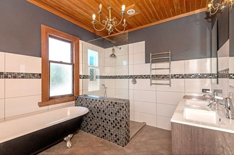 Photo of property in 280 Kahutia Street, Gisborne, 4010