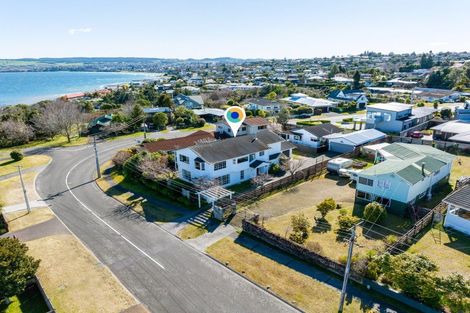 Photo of property in 4 Ingle Avenue, Waipahihi, Taupo, 3330