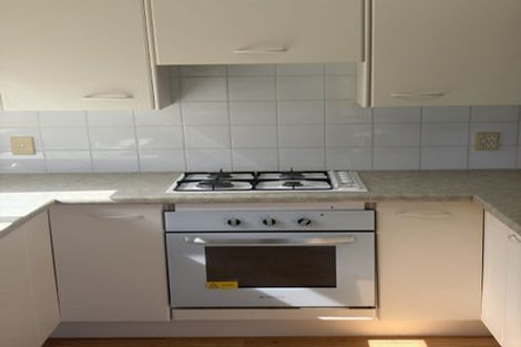 Photo of property in 1/10 Dallinghoe Crescent, Milford, Auckland, 0620