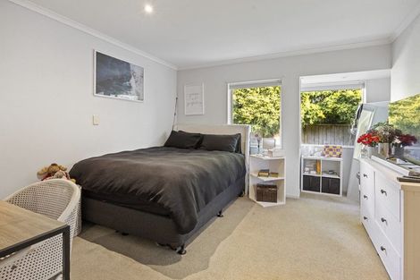 Photo of property in 1 Orlando Close, Frankleigh Park, New Plymouth, 4310