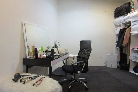 Photo of property in Endeavour Apartments, 19/125u Thorndon Quay, Pipitea, Wellington, 6011