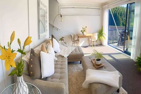 Photo of property in 11 Ara Patukawenga, Tawa, Wellington, 5028