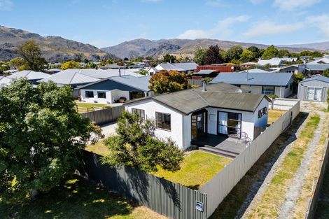 Photo of property in 9 Clare Place, Cromwell, 9310