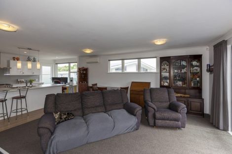 Photo of property in 22 Rangiatea Street, Paraparaumu Beach, Paraparaumu, 5032