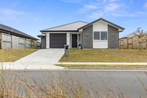 Photo of property in 11 Tamapahore Boulevard, Papamoa Beach, Papamoa, 3118