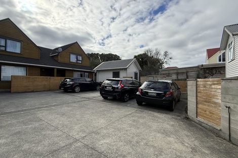 Photo of property in 16 Te Wharepouri Street, Berhampore, Wellington, 6023
