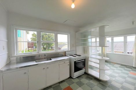 Photo of property in 84 Roberts Road, Te Atatu South, Auckland, 0610