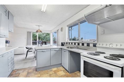 Photo of property in 13 Main North Road, Woodend, 7610