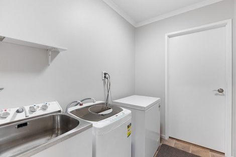 Photo of property in 22 Truby King Street, Merrilands, New Plymouth, 4312