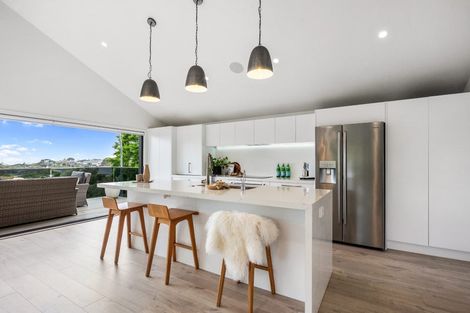 Photo of property in 1/16 Clematis Avenue, Murrays Bay, Auckland, 0630