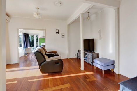 Photo of property in 133 Brooklands Road, Brooklands, New Plymouth, 4310