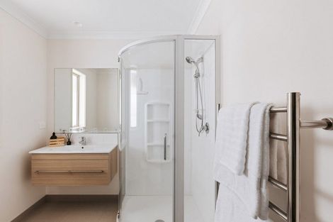 Photo of property in 16 Ellesmere Close, Pyes Pa, Tauranga, 3112