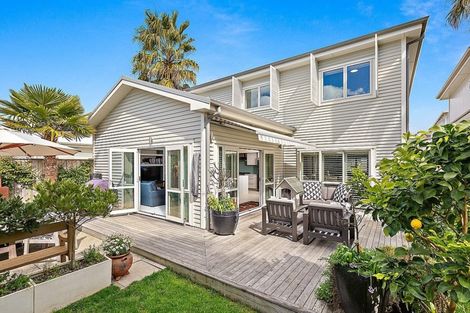 Photo of property in 18 Kensington Drive, Orewa, 0931