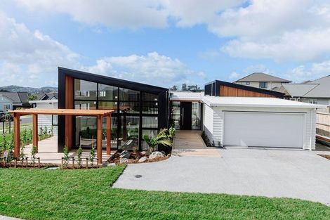 Photo of property in 186 Wainui Road, Silverdale, 0932