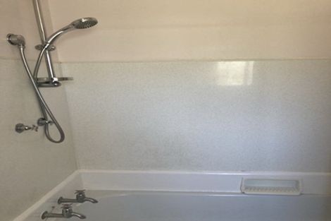 Photo of property in 8a Longcroft Terrace, Newlands, Wellington, 6037