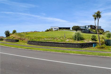 Photo of property in 2 Vardon Way, Waiwhakaiho, New Plymouth, 4312