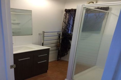 Photo of property in 2/842 East Coast Road, Oteha, Auckland, 0630