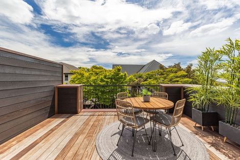 Photo of property in 93 Holly Road, St Albans, Christchurch, 8014