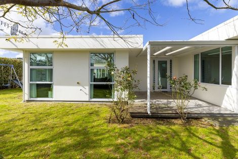 Photo of property in 15 Magnolia Rise, Waipahihi, Taupo, 3330