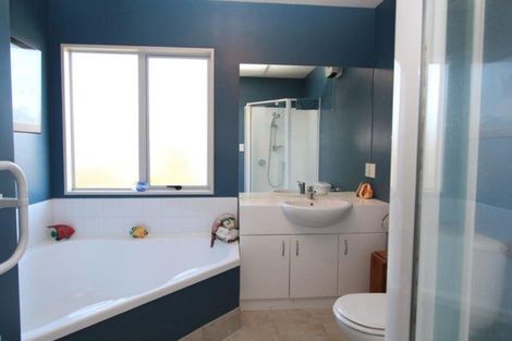 Photo of property in 15 Tullamore Place, Casebrook, Christchurch, 8051