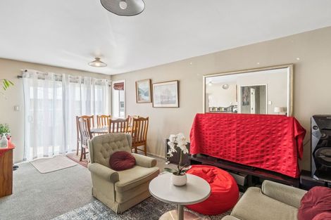 Photo of property in 2/33 Somerset Crescent, Spreydon, Christchurch, 8024