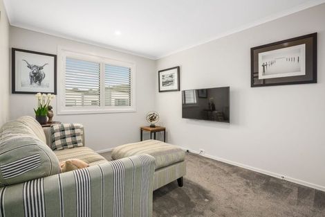 Photo of property in 5a Breakwater Way, Whitby, Porirua, 5024