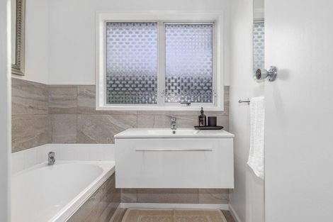 Photo of property in 23 Featherston Street, Levin, 5510
