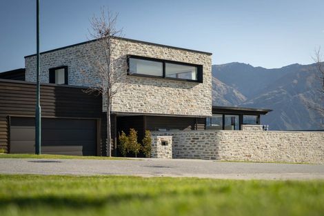 Photo of property in 34 Minaret Ridge, Wanaka, 9305