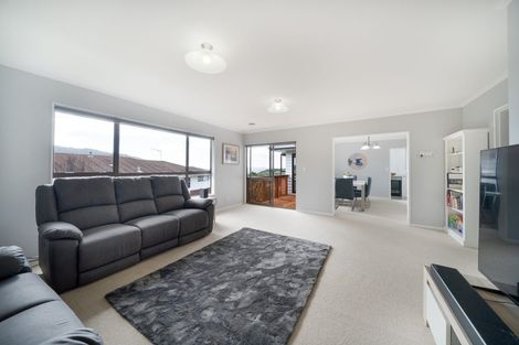Photo of property in 60 Woodman Drive, Tawa, Wellington, 5028