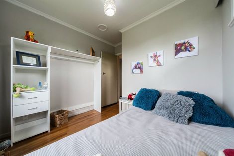 Photo of property in 2 Tararua Terrace, Cloverlea, Palmerston North, 4412