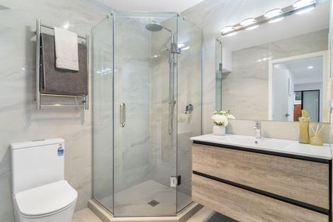 Photo of property in 7 Gladfield Lane, Te Atatu Peninsula, Auckland, 0610