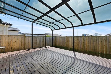 Photo of property in 12 Korowhiti Road, Clarks Beach, 2122