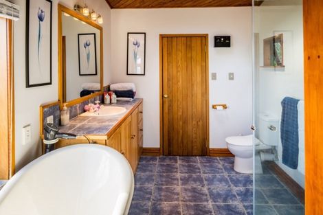 Photo of property in 415 Marine Drive, Mahina Bay, Lower Hutt, 5013