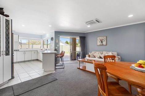 Photo of property in 2 Ashmore Court, Bethlehem, Tauranga, 3110