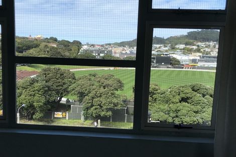 Photo of property in Grandstand Apartments, 10/80u Kent Terrace, Mount Victoria, Wellington, 6011