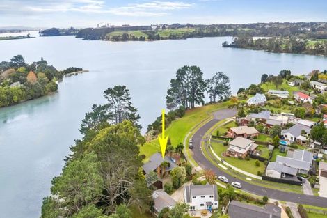 Photo of property in 5 Godwit Place, Waiuku, 2123