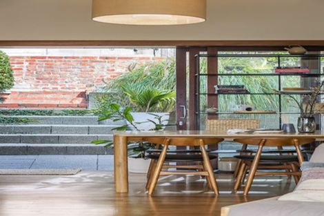 Photo of property in 118 Sutherland Road, Melrose, Wellington, 6023