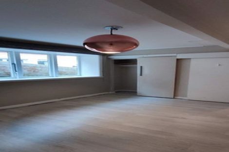 Photo of property in 4 Mills Road, Brooklyn, Wellington, 6021