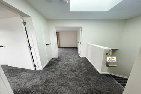 Photo of property in 44 William Souter Street, Forrest Hill, Auckland, 0620